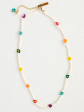 Load image into Gallery viewer, Beaded Daisy Choker Necklace
